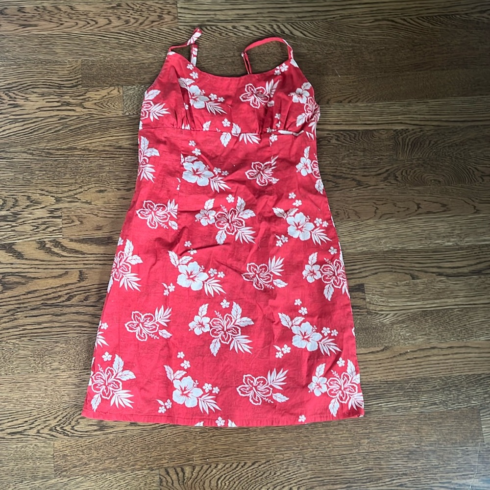 Cute floral sun dress !